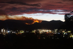 20Feb02-Namadgi Fire Plume from Tuggeranong