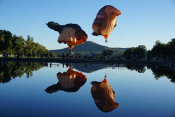 21Feb07-Skywhale Family Launch Parkes