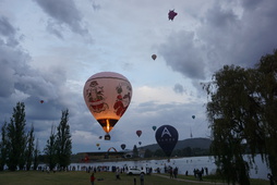 21Mar08-Canberra Balloon Spectacular Skywhale
